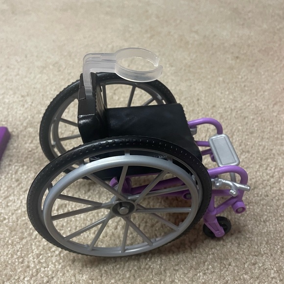 Barbie purple wheelchair - preloved 💜 - Picture 3 of 3